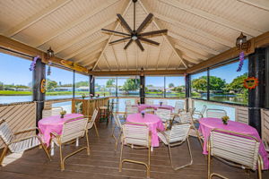 41-Screened Deck