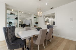 Dining Room 4 of 4