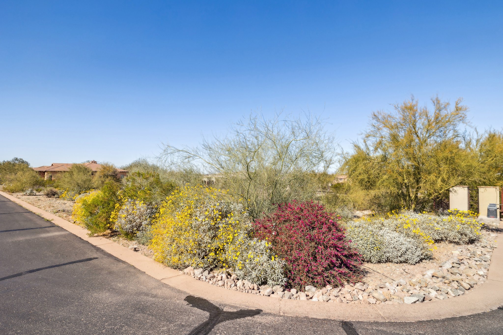 3844 E Melody Dr - 003.jpg