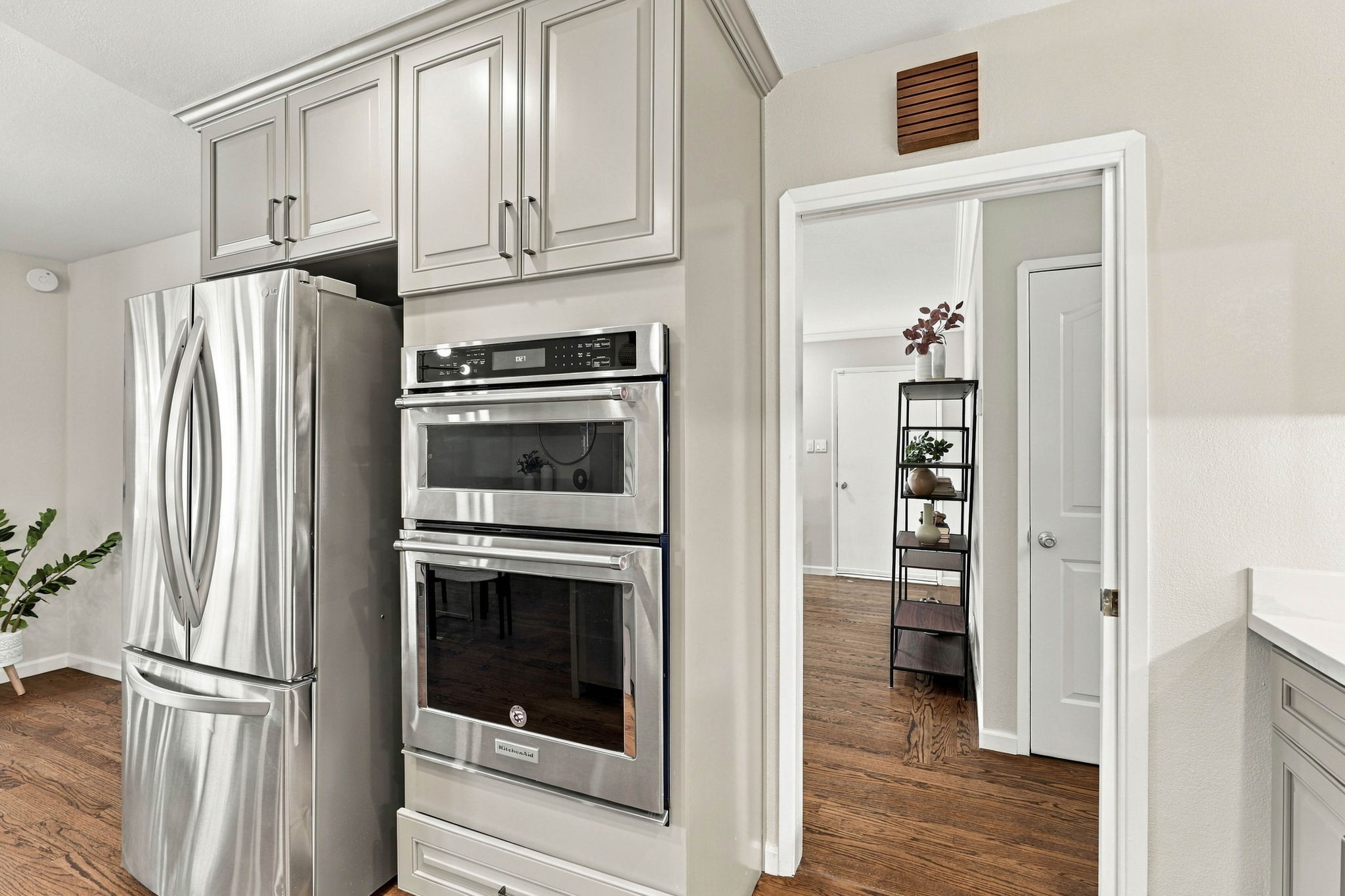 014_F8_38454 Glenview Dr