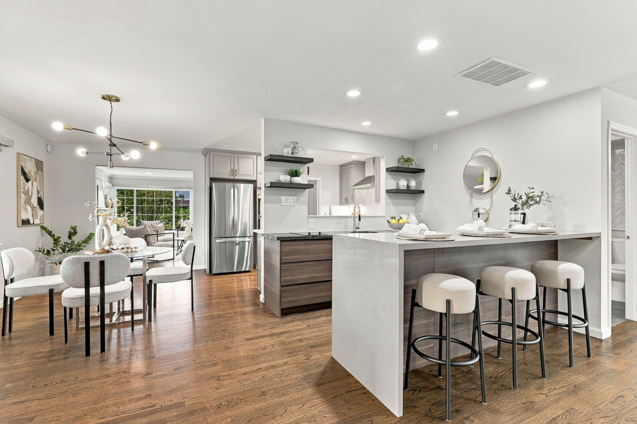 015_F8_38454 Glenview Dr