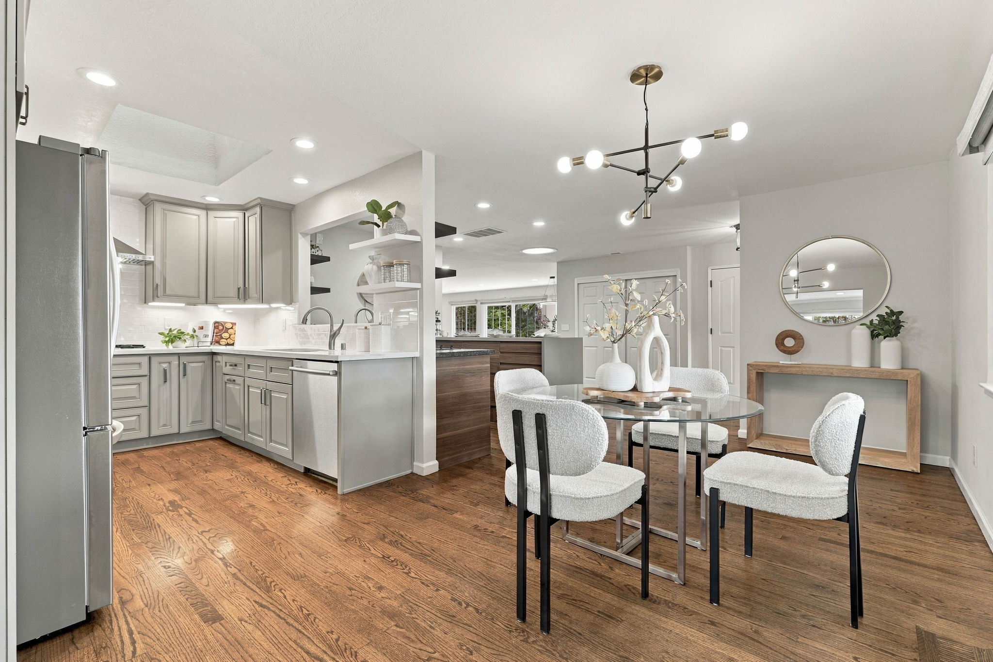 016_F8_38454 Glenview Dr