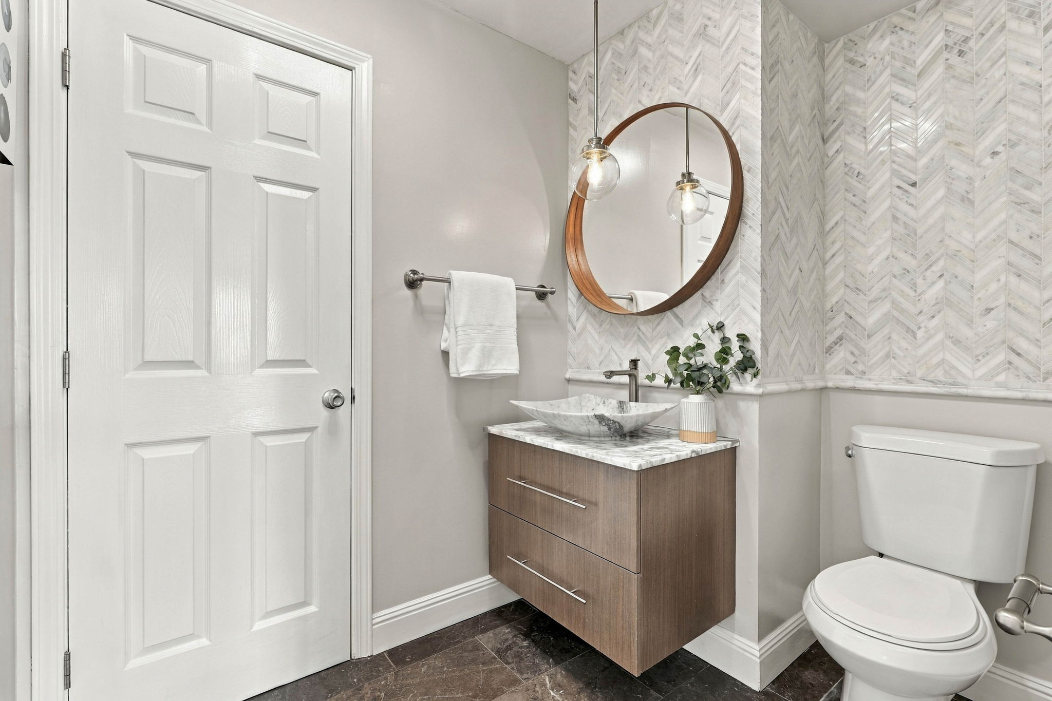 031_F8_38454 Glenview Dr