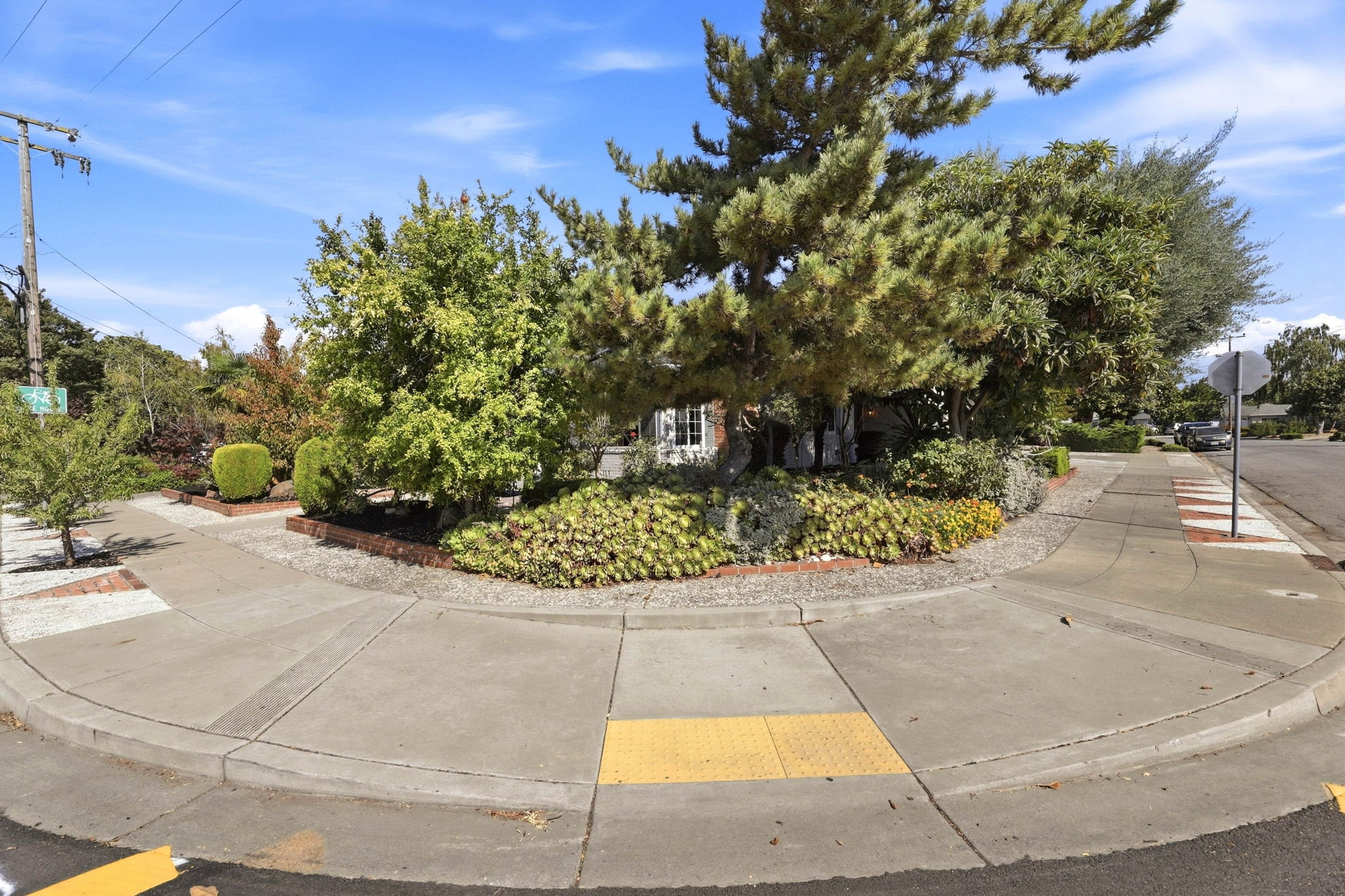 045_F8_38454 Glenview Dr