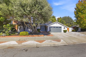 002_F8_38454 Glenview Dr