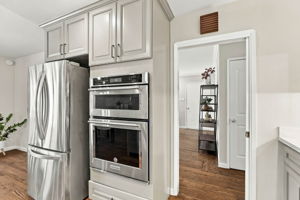 014_F8_38454 Glenview Dr