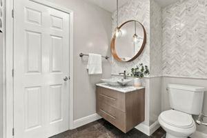 031_F8_38454 Glenview Dr