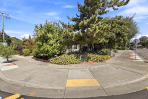 045_F8_38454 Glenview Dr