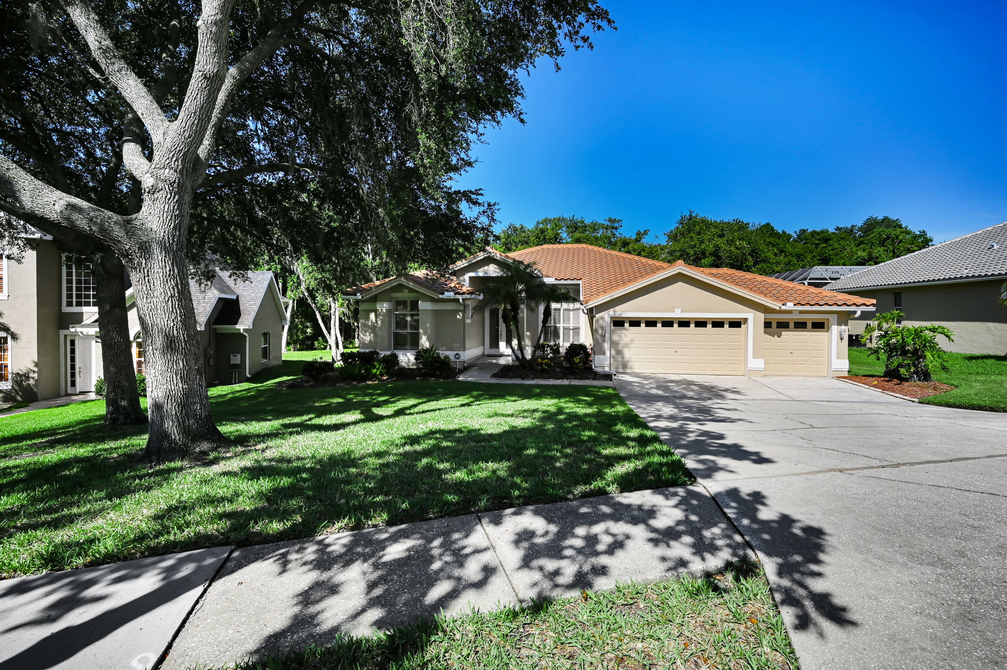 Front Exterior5