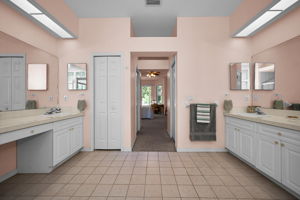 Primary Bathroom1c
