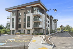 385 Arctic Red Dr Unit 107, Oshawa ON