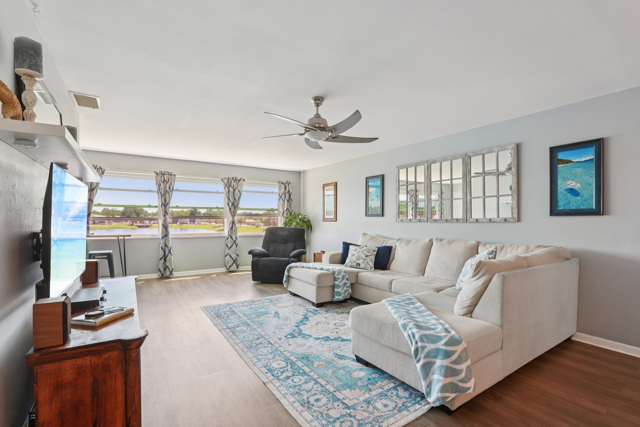 13th Ave N 210-L1704-011.jpg