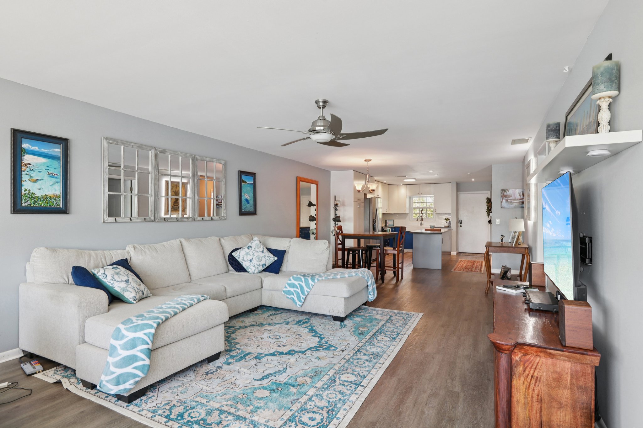 13th Ave N 210-L1704-017.jpg