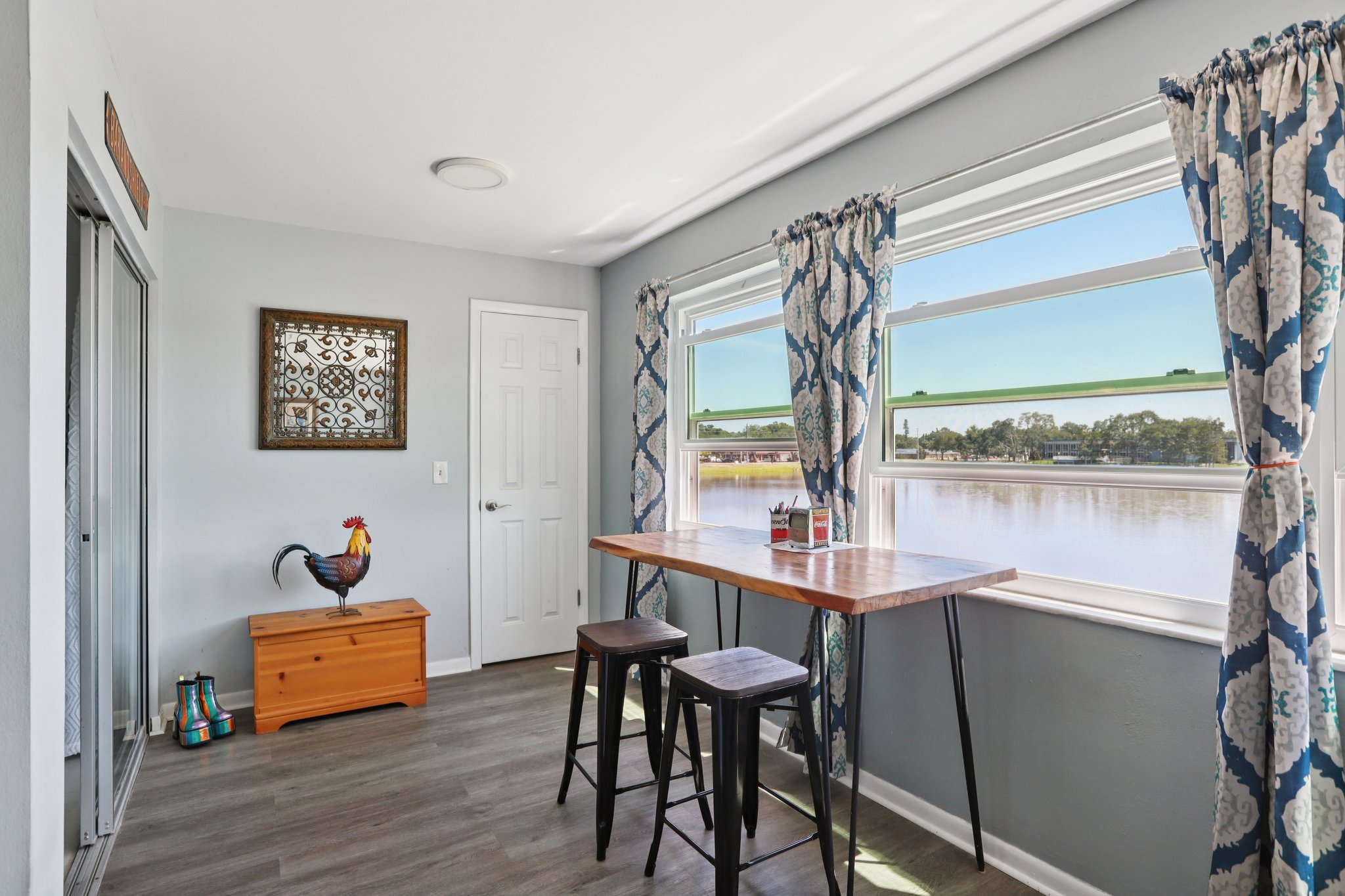 13th Ave N 210-L1704-029.jpg