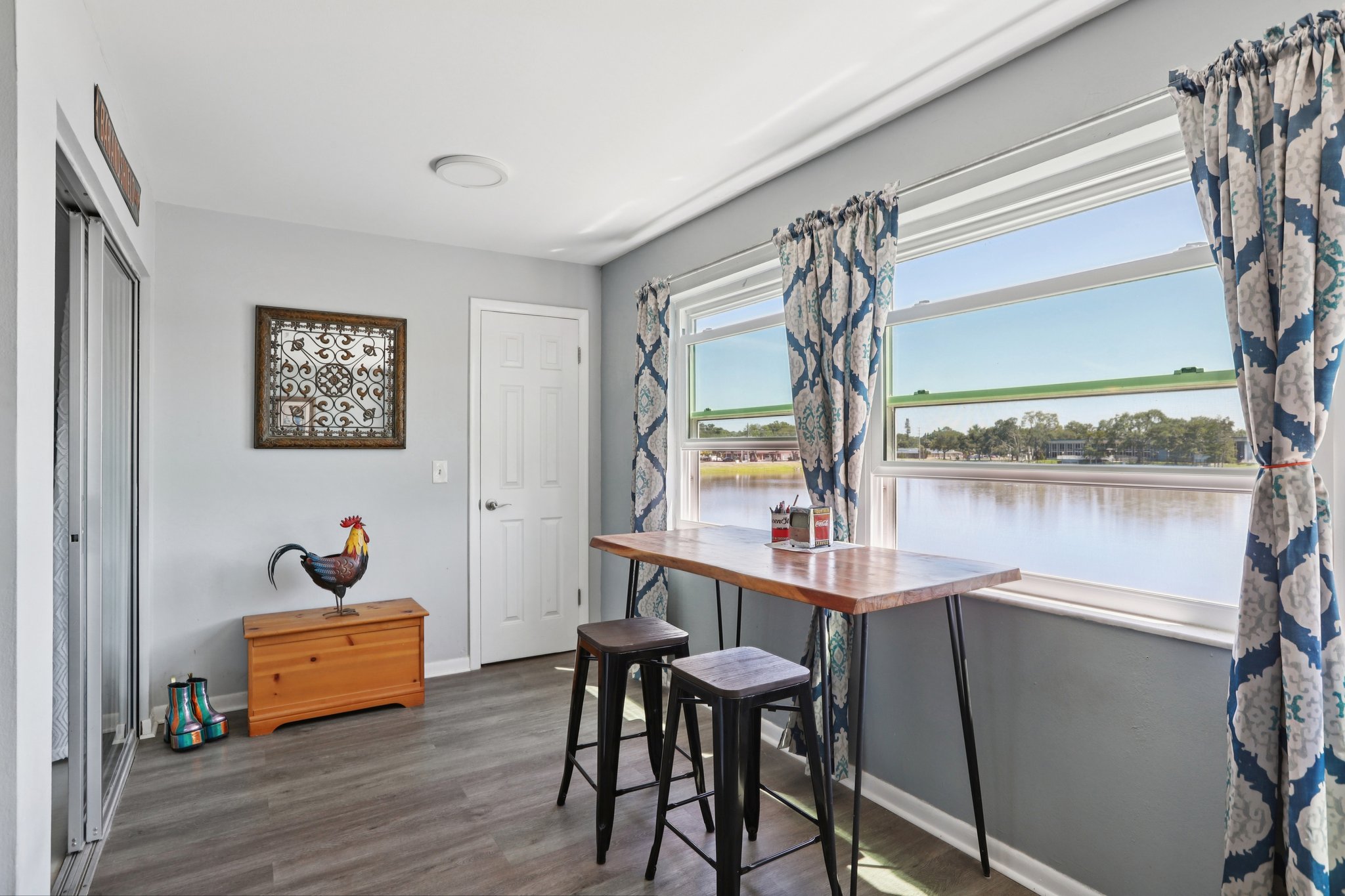 13th Ave N 210-L1704-030.jpg