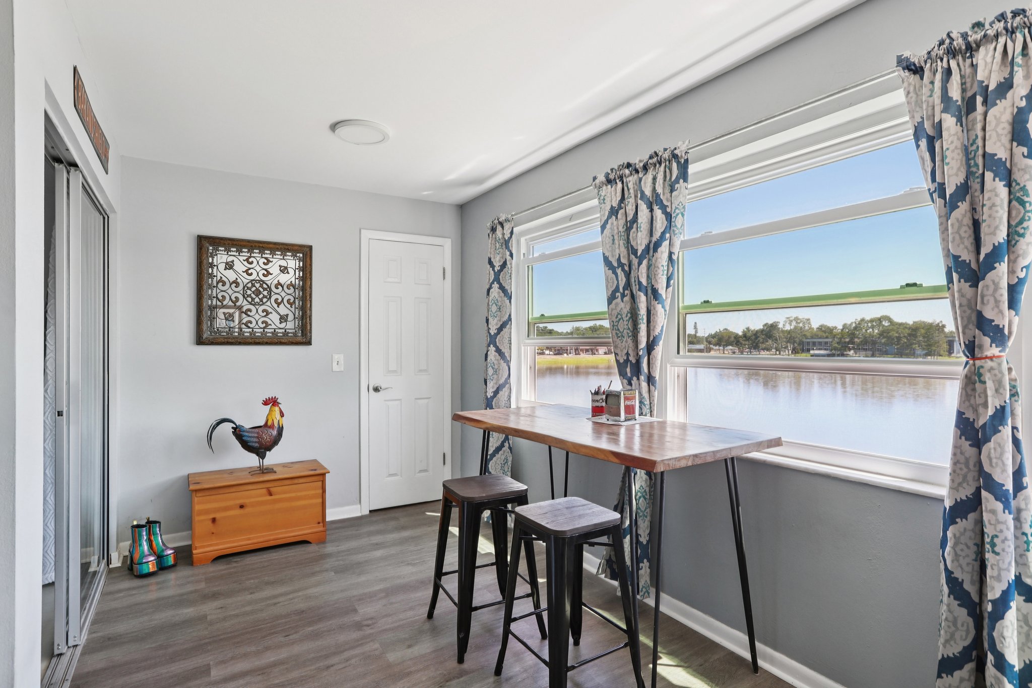 13th Ave N 210-L1704-031.jpg