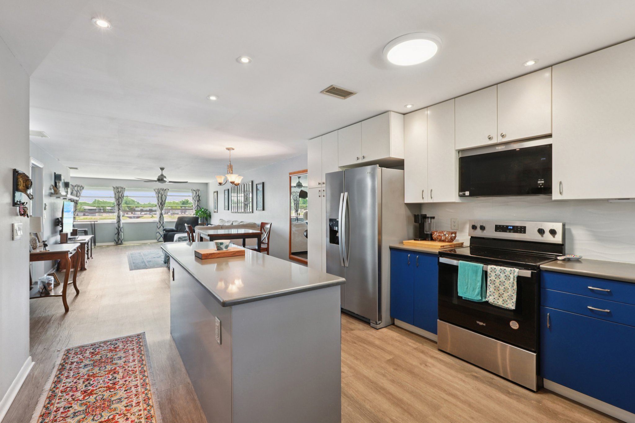 13th Ave N 210-L1704-042.jpg