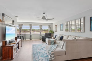 13th Ave N 210-L1704-010.jpg