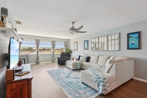 13th Ave N 210-L1704-012.jpg