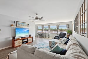 13th Ave N 210-L1704-014.jpg