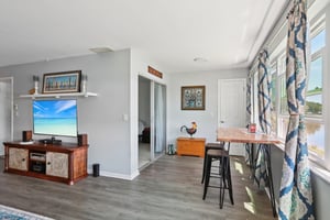 13th Ave N 210-L1704-028.jpg