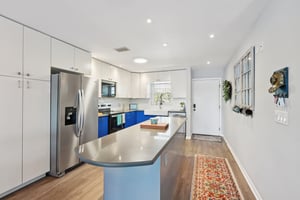 13th Ave N 210-L1704-036.jpg