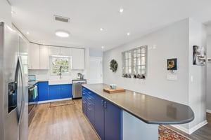 13th Ave N 210-L1704-037.jpg