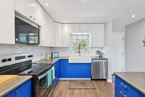 13th Ave N 210-L1704-039.jpg