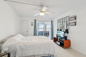 13th Ave N 210-L1704-050.jpg