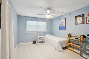 13th Ave N 210-L1704-054.jpg