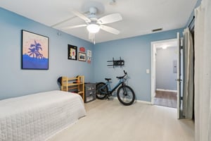 13th Ave N 210-L1704-055.jpg