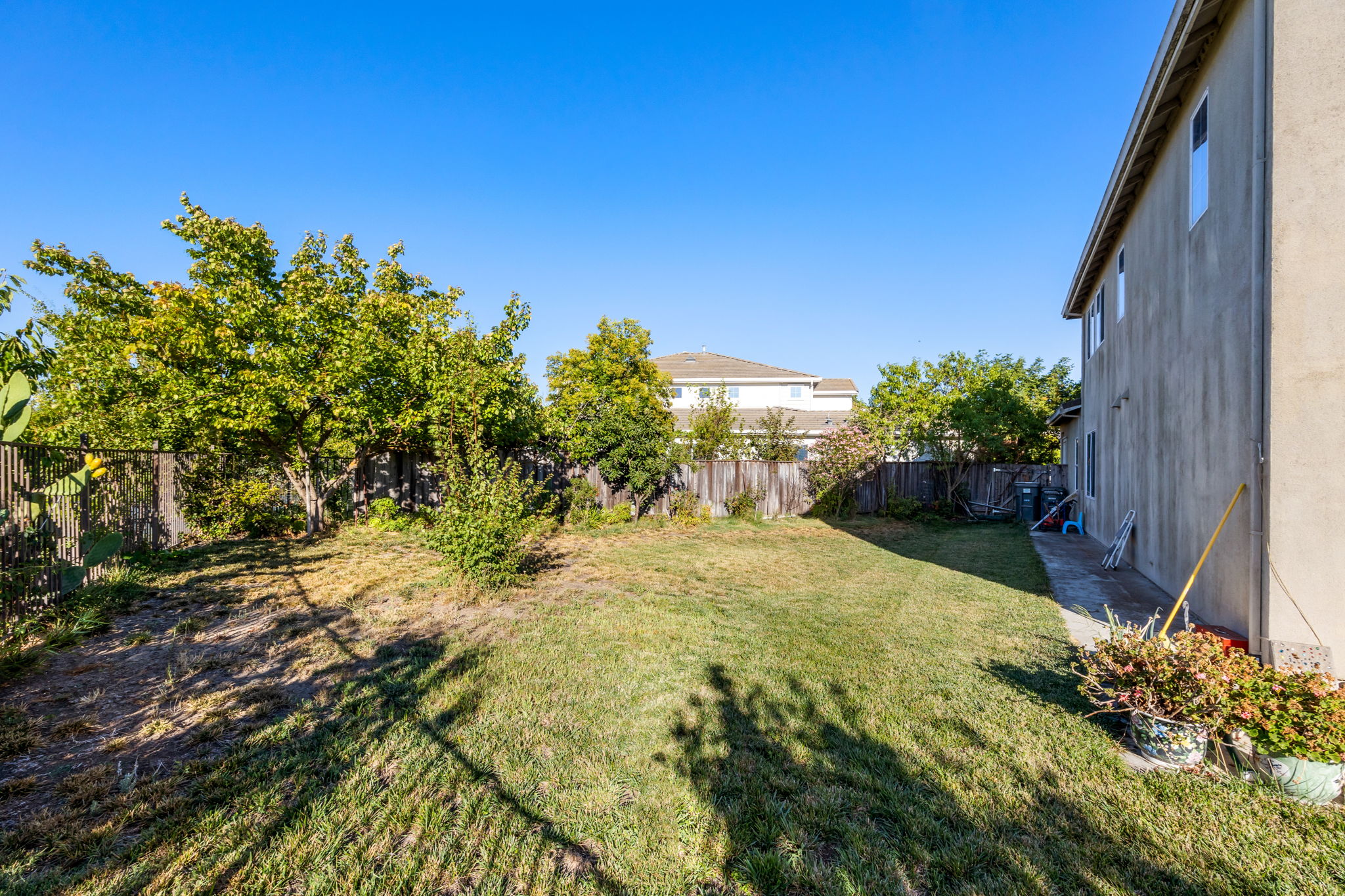 2023-08-26 - 3850 Collins St West Sacramento CA 67
