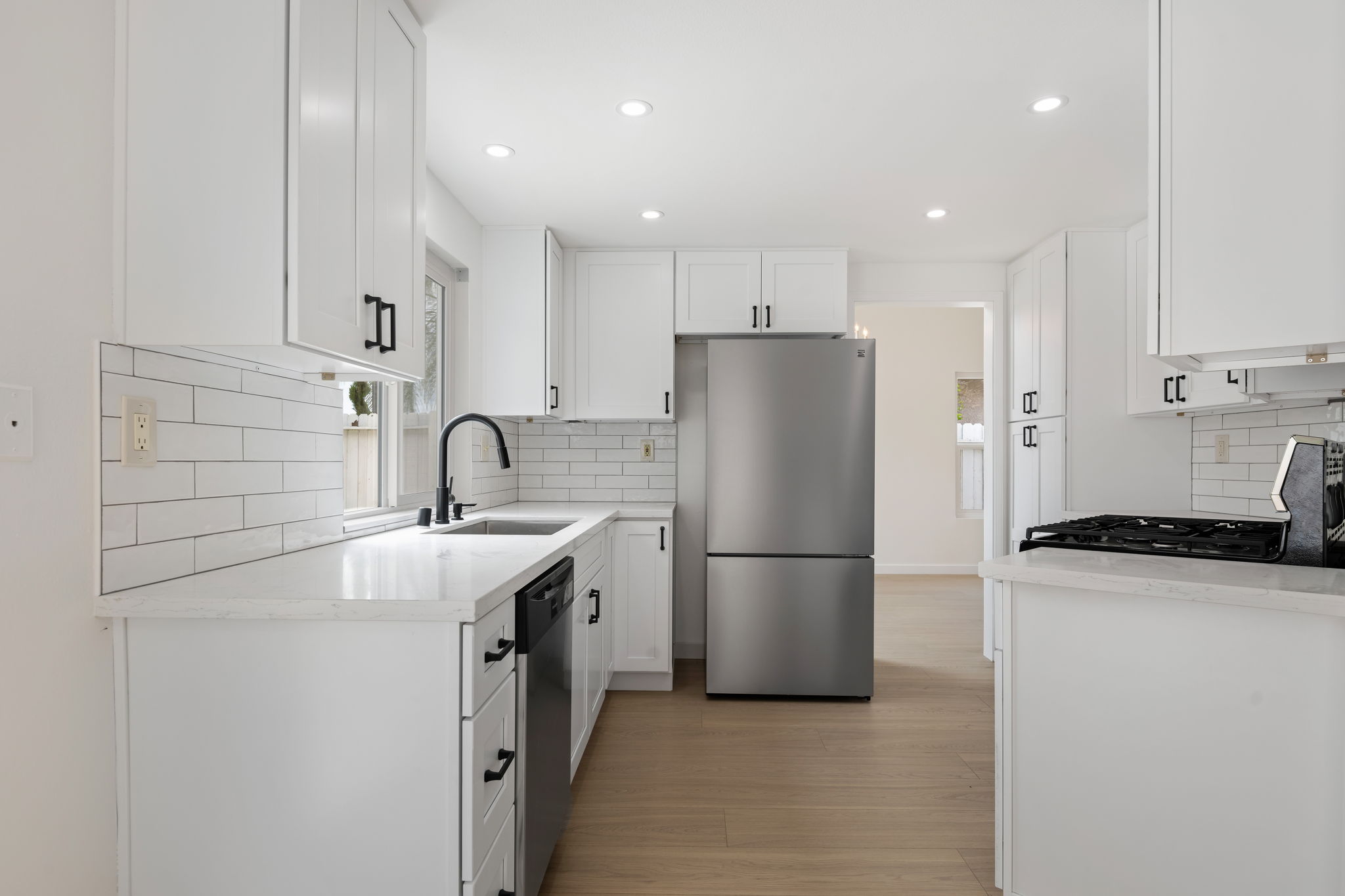 16-Kitchen