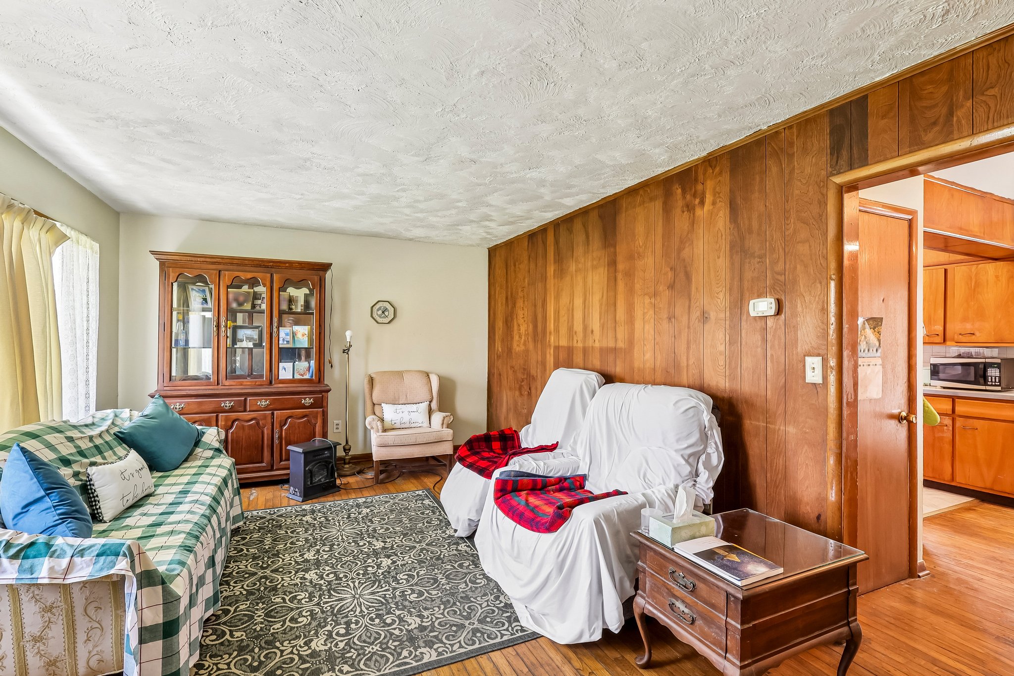 N Broadway-S2304-007.jpg