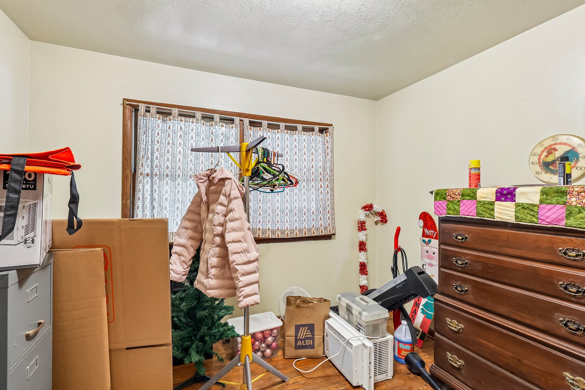 N Broadway-S2304-023.jpg