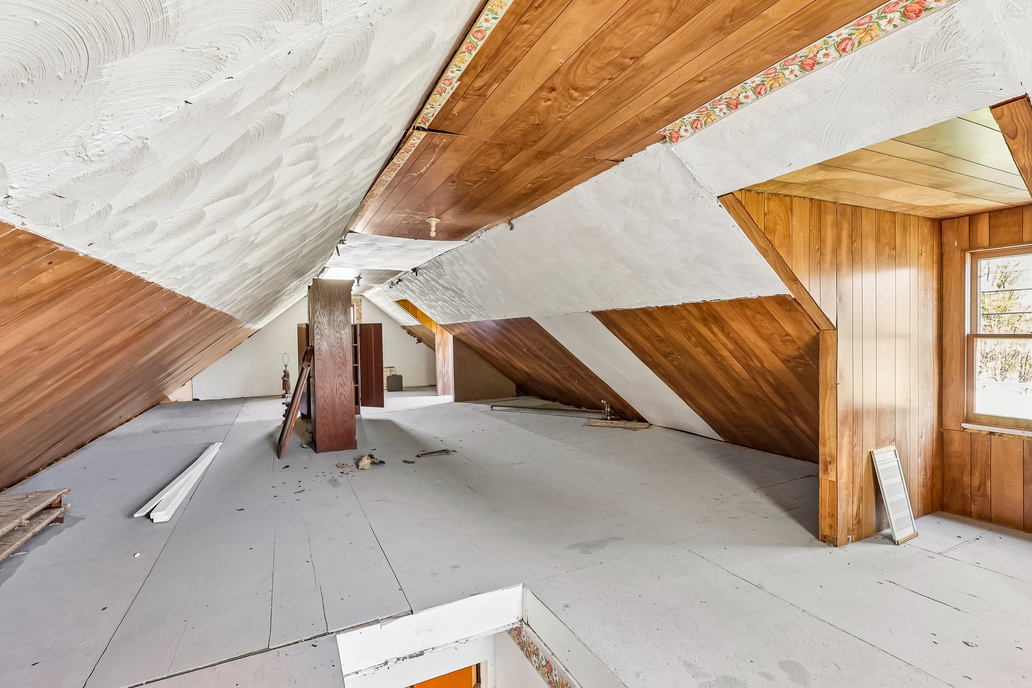 N Broadway-S2304-025.jpg