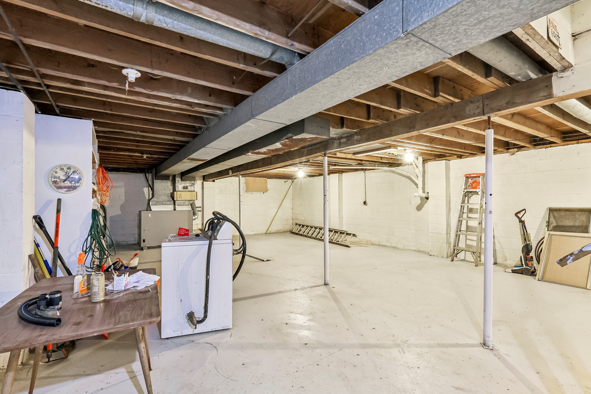 N Broadway-S2304-030.jpg