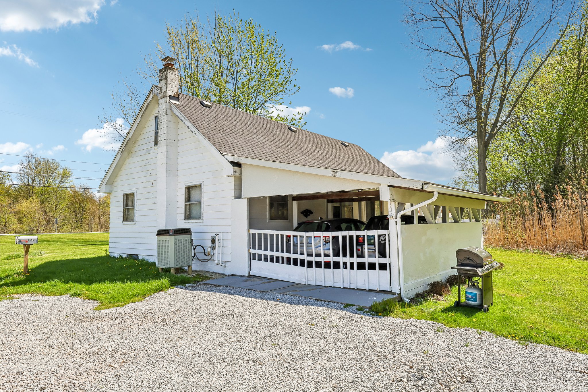 N Broadway-S2304-034.jpg