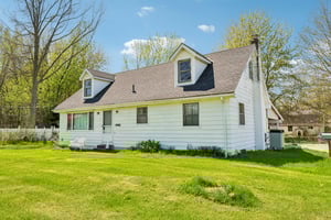 N Broadway-S2304-002.jpg