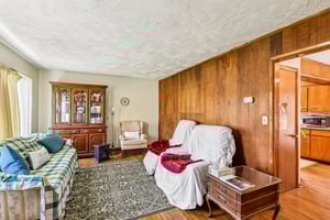 N Broadway-S2304-007.jpg