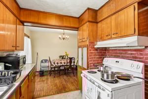 N Broadway-S2304-011.jpg