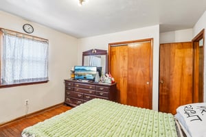 N Broadway-S2304-021.jpg