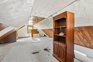 N Broadway-S2304-027.jpg