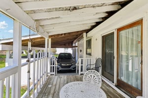 N Broadway-S2304-033.jpg