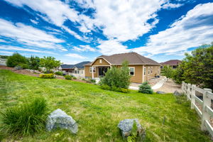 Backyard Beauty w Professional Landscaping