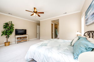 Spacious Primary Bedroom w Ensuite Bathroom