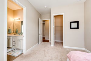 Secondary Bedroom w Walk-In & Jack-n-Jill Bath