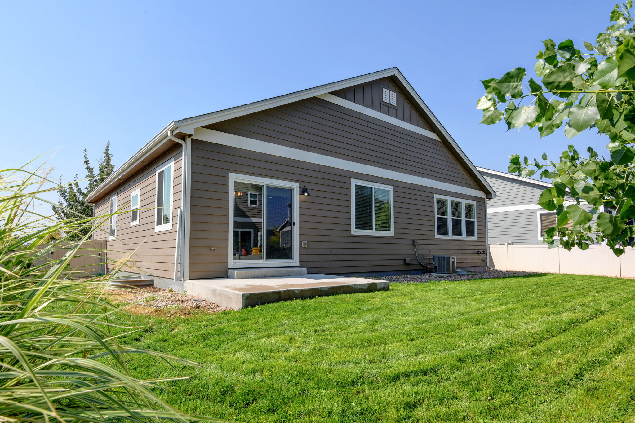  Photo 40
