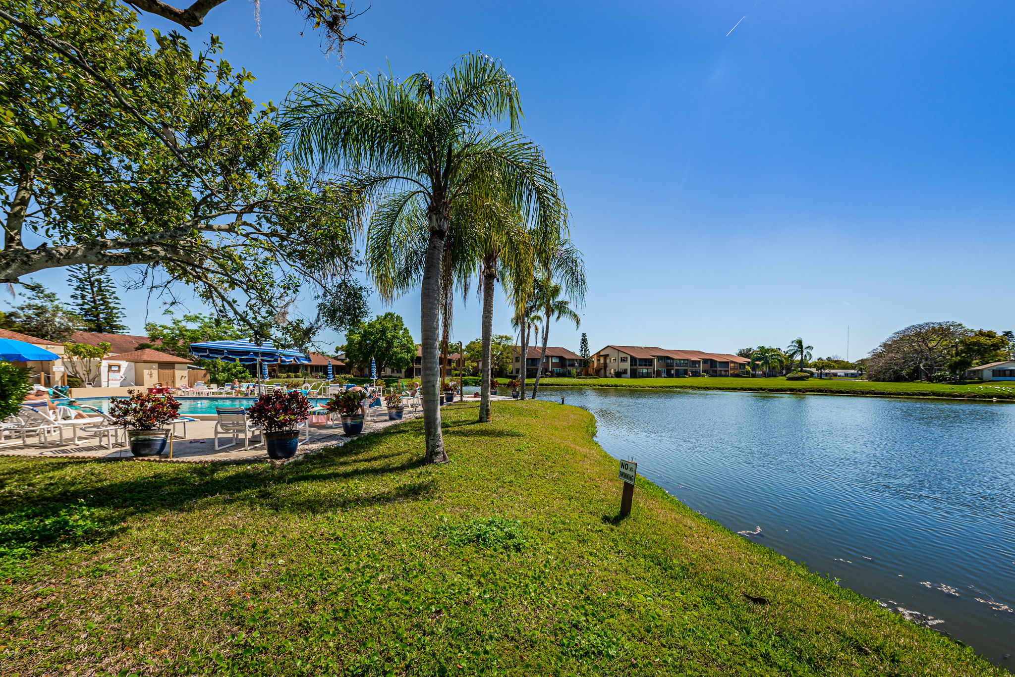 13-Pool View
