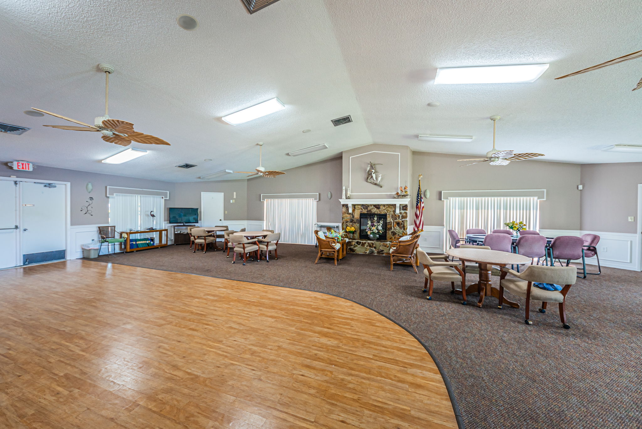 33-Clubhouse